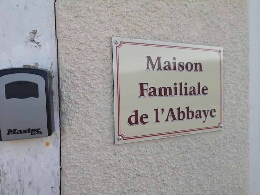 Maison Familiale De L Abbaye Clairvaux Екстериор снимка