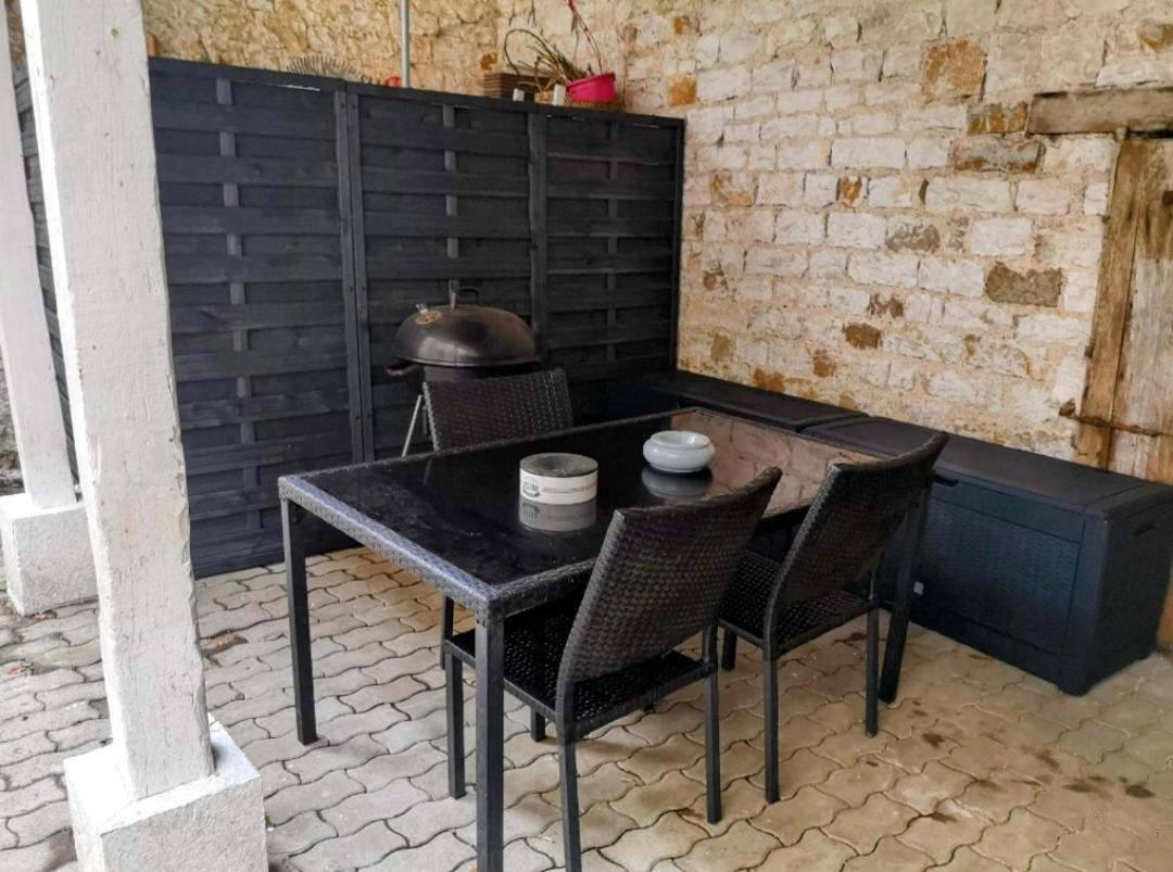 Maison Familiale De L Abbaye Clairvaux Екстериор снимка